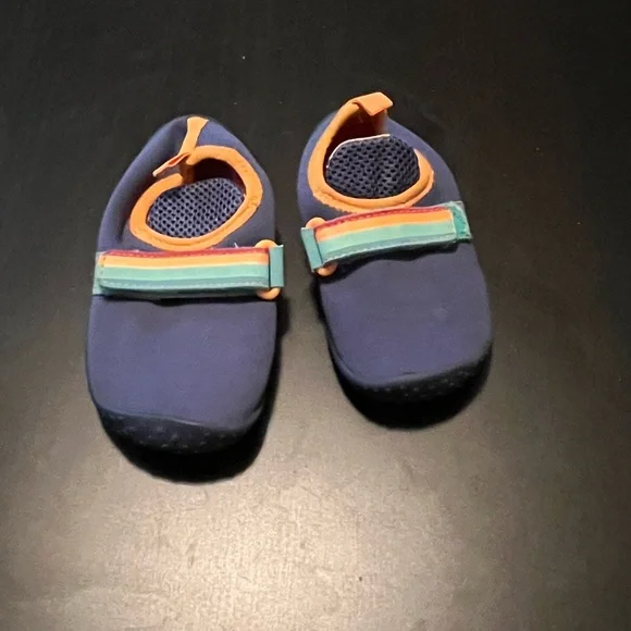 Blue Kids Cat & Jack Velcro Water Shoes, Size 8 - Picture 2 of 5